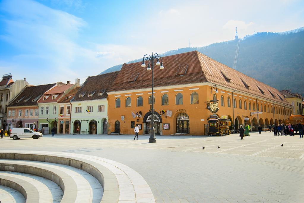 Residence Piata Sfatului Brasov Luaran gambar