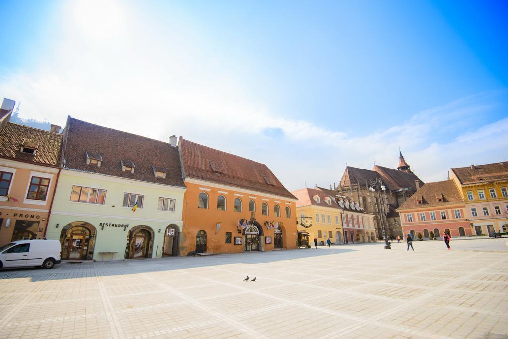 Residence Piata Sfatului Brasov Luaran gambar